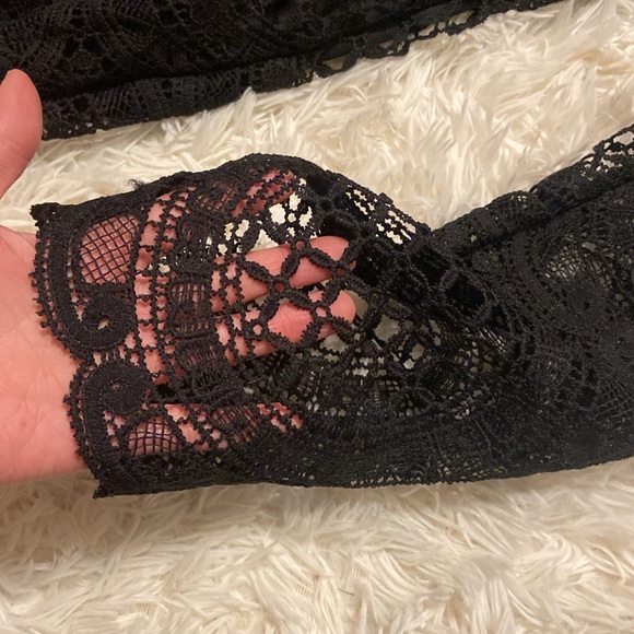 Alexia Admor black V line back lace mini, size S - Picture 3 of 4